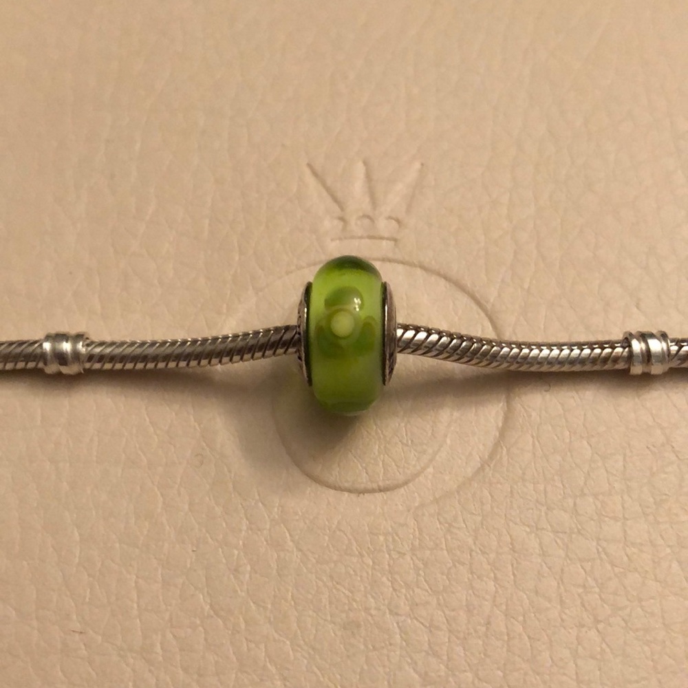 **RETIRED** Auth Pandora Lime Flowers Glass Bead